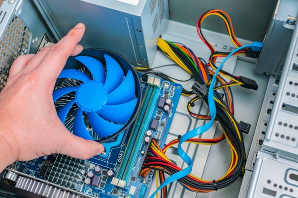 Système de refroidissement par watercooling et système de refroidissement avec de l'air : quelles différences ?