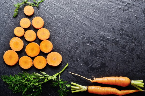 Comment les graphismes stylisés peuvent-ils être utilisés pour créer une identité visuelle forte dans un jeu indépendant ?