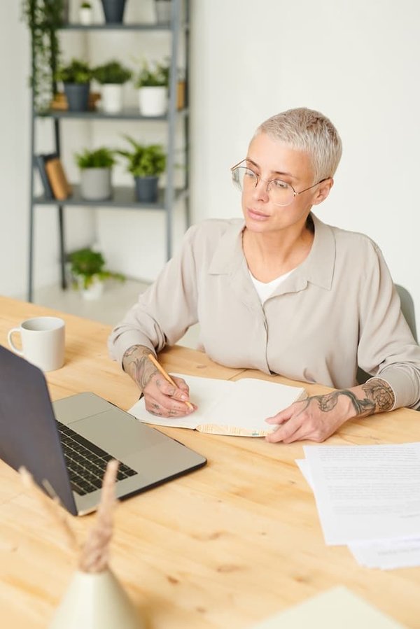 Comment utiliser la génération d'images par l'IA pour enrichir le contenu visuel de votre site web ?